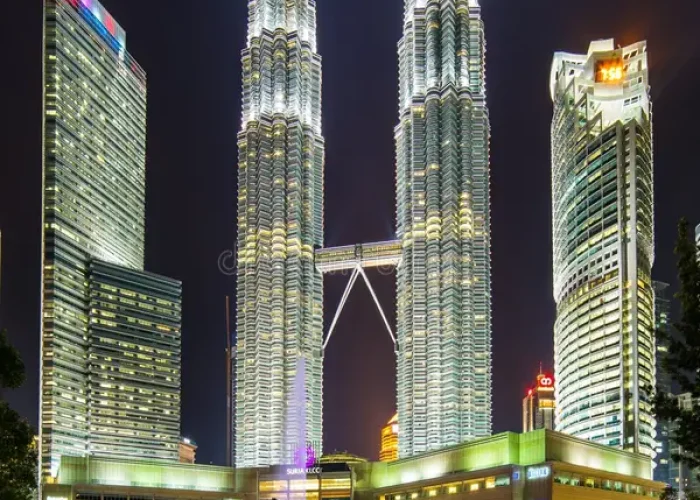 famouse-petronas-towers-night-kuala-lumpur-malaysia-september-81443373